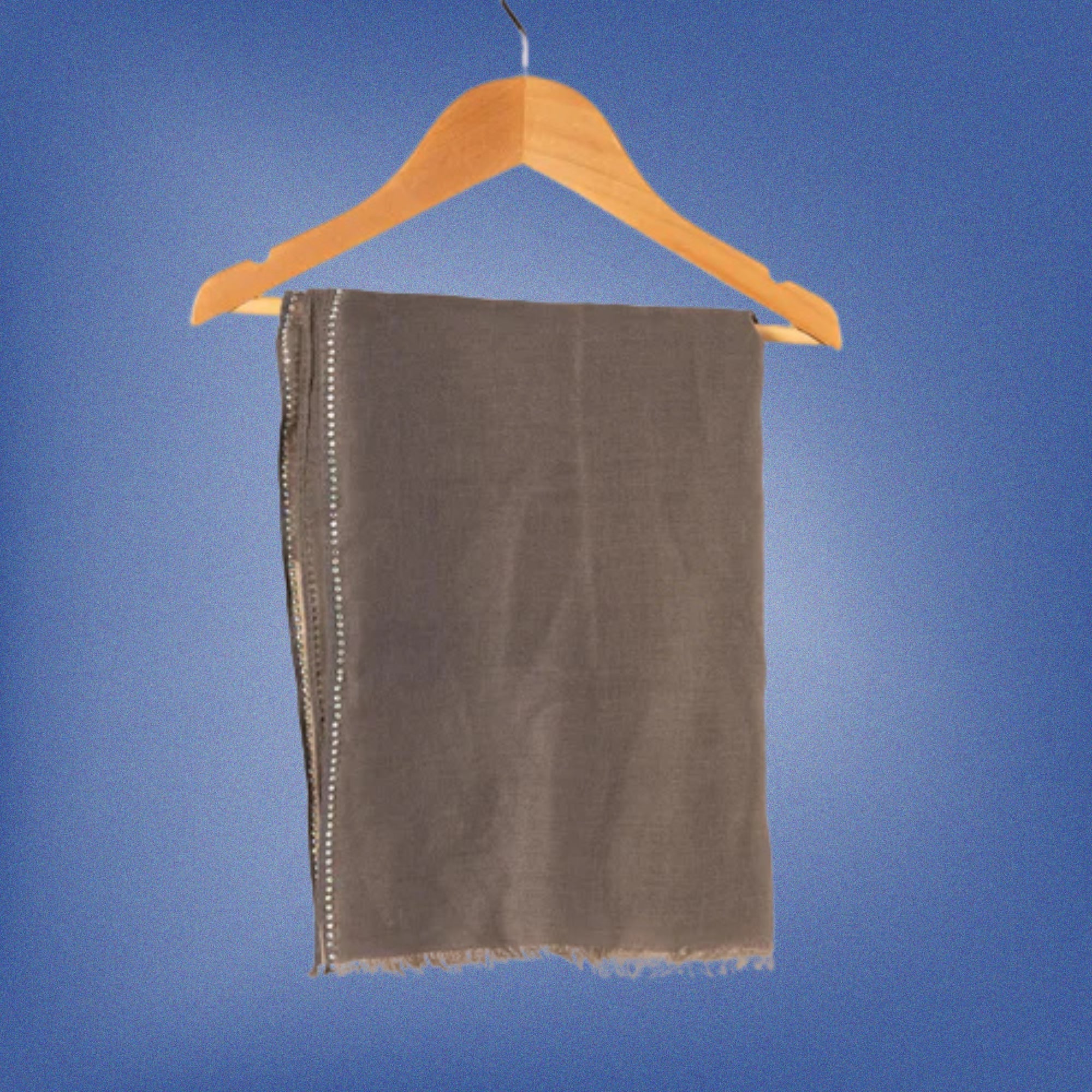 شال خفيف مع ستراس