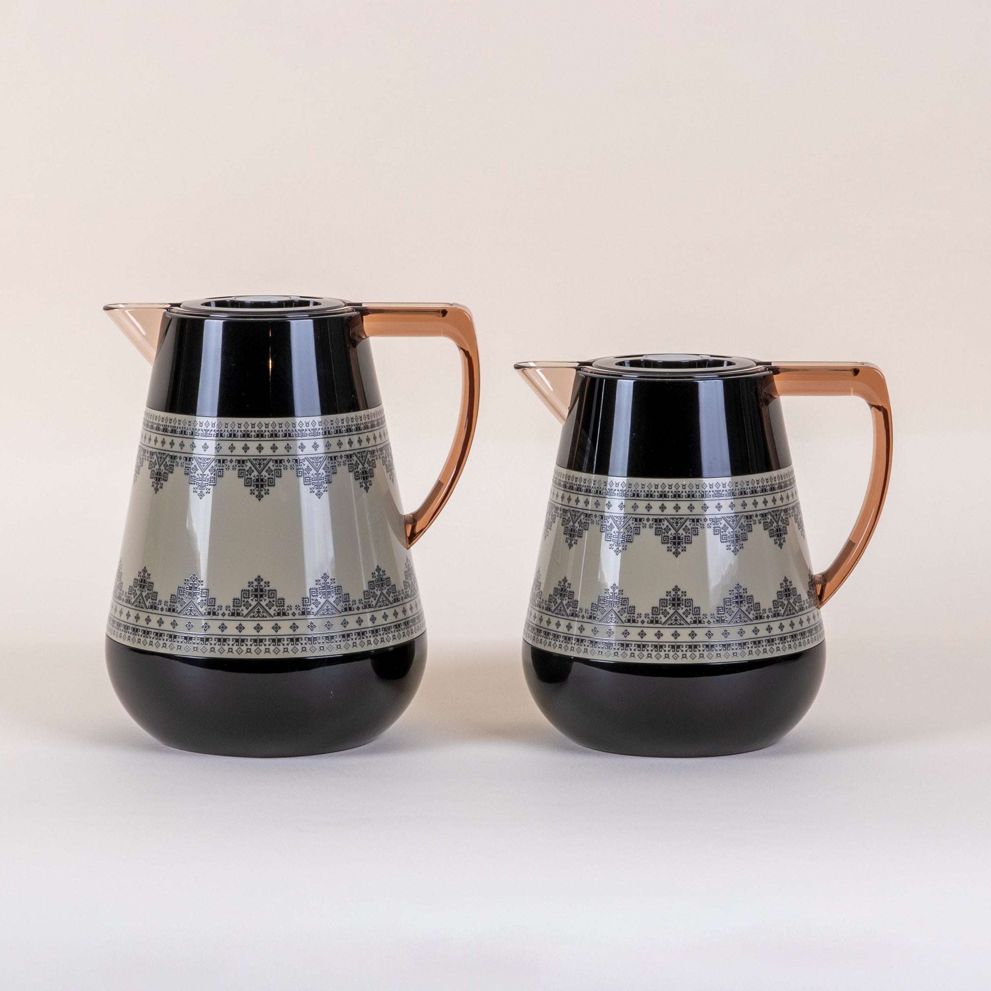 طقم مطارات بنقشة تراثية أنيقة