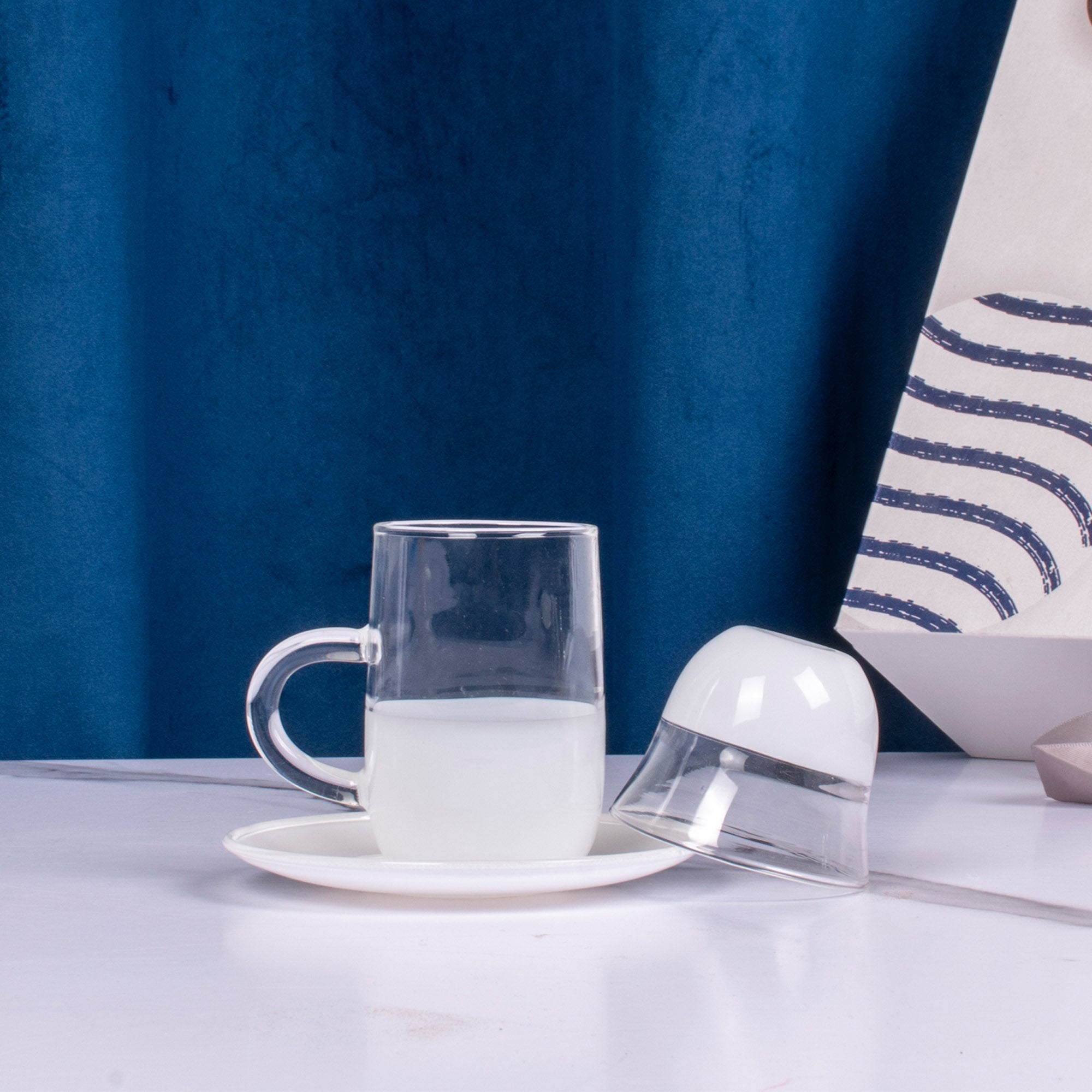 طقم استكانات شاي وفناجين قهوة بتصميم أنيق