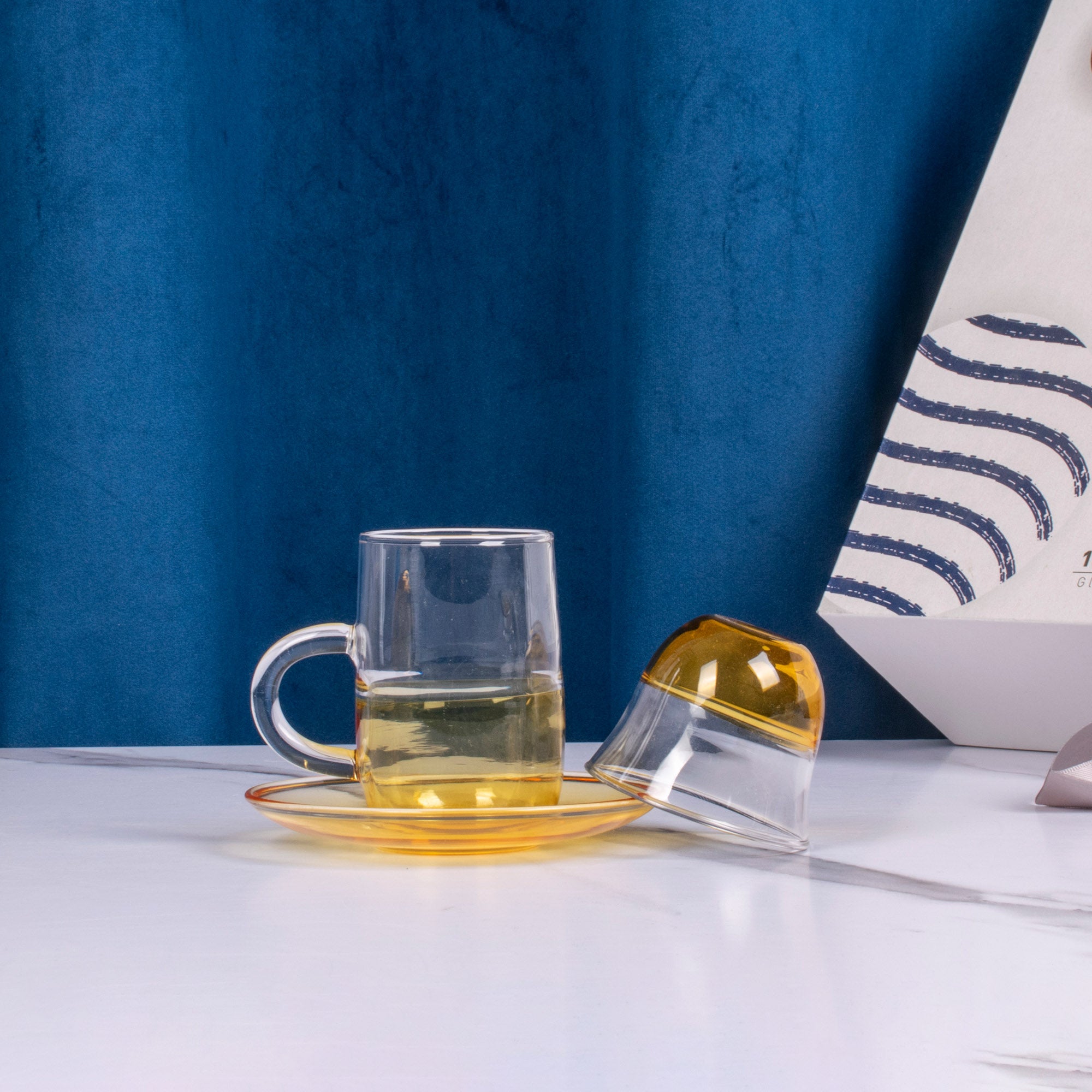 طقم استكانات شاي وفناجين قهوة بتصميم أنيق