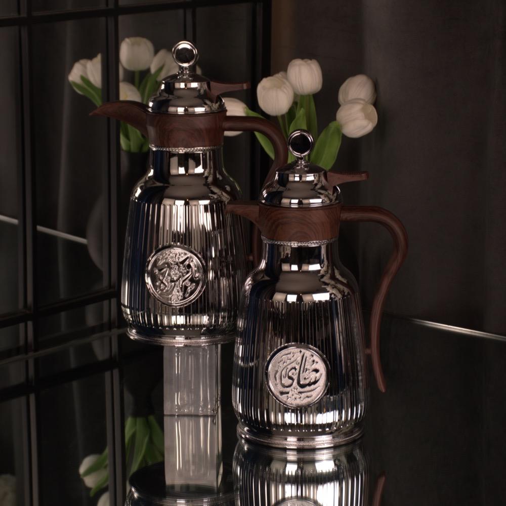 طقم مطارات شاي وقهوة مع تفاصيل من الخشب
