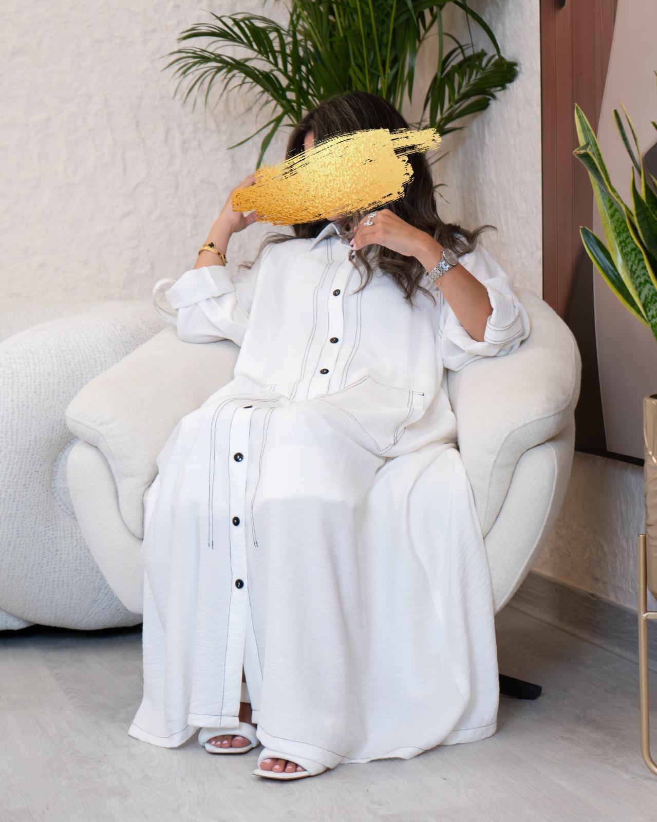 فستان واسع بلون أبيض جذاب