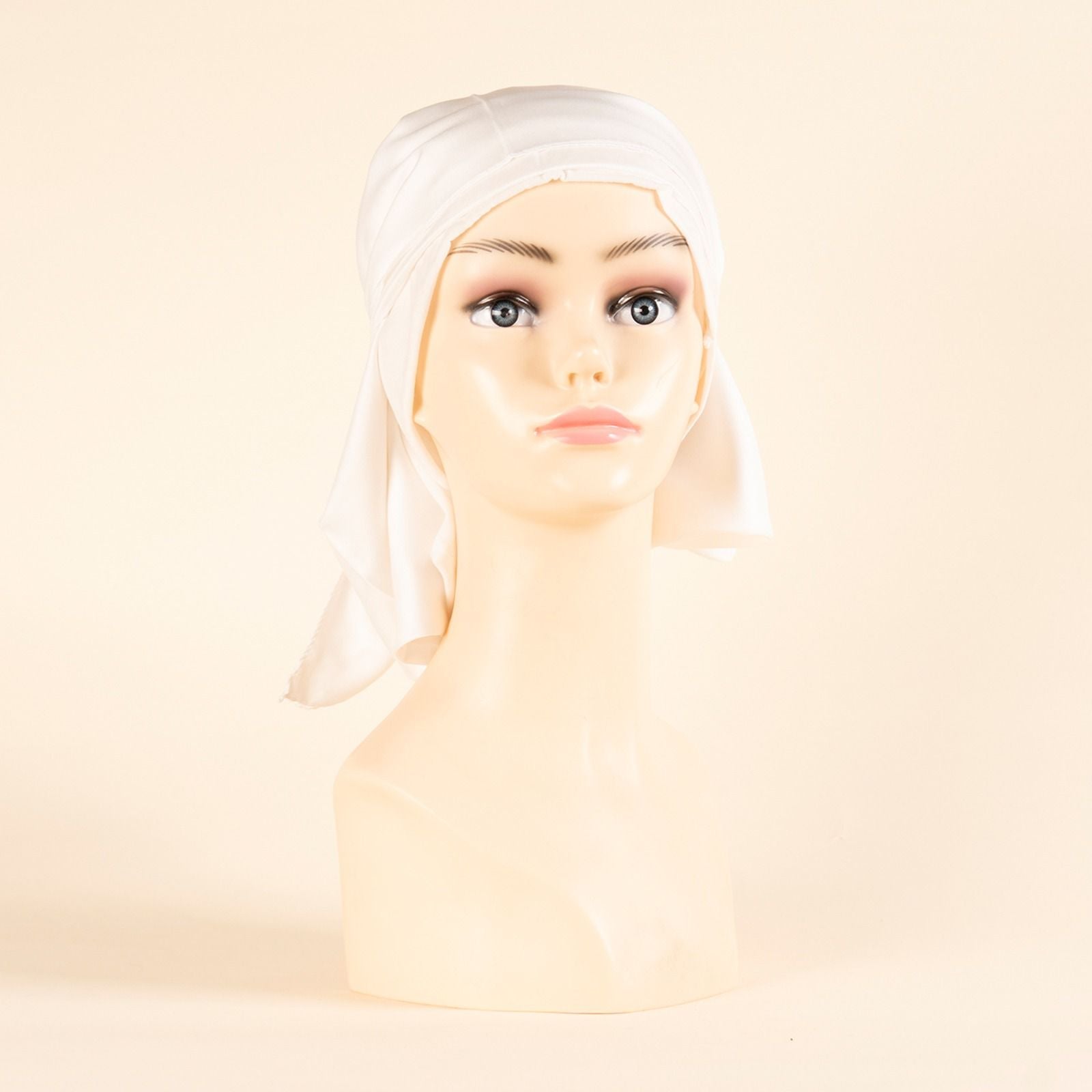 سكارف ساتان ساده مقاس 90 في 90