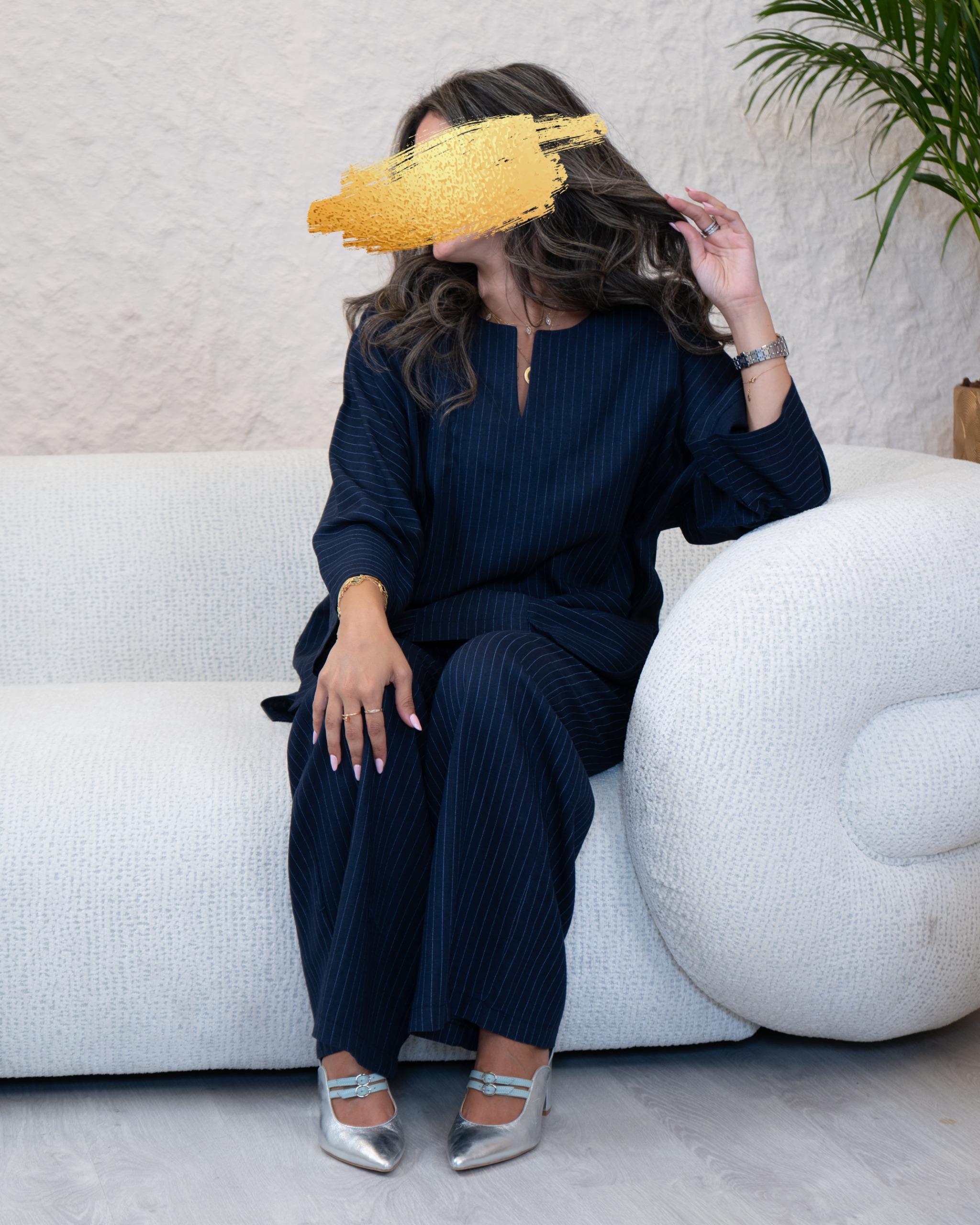 بدله مقلمة بلون كحلي راقي